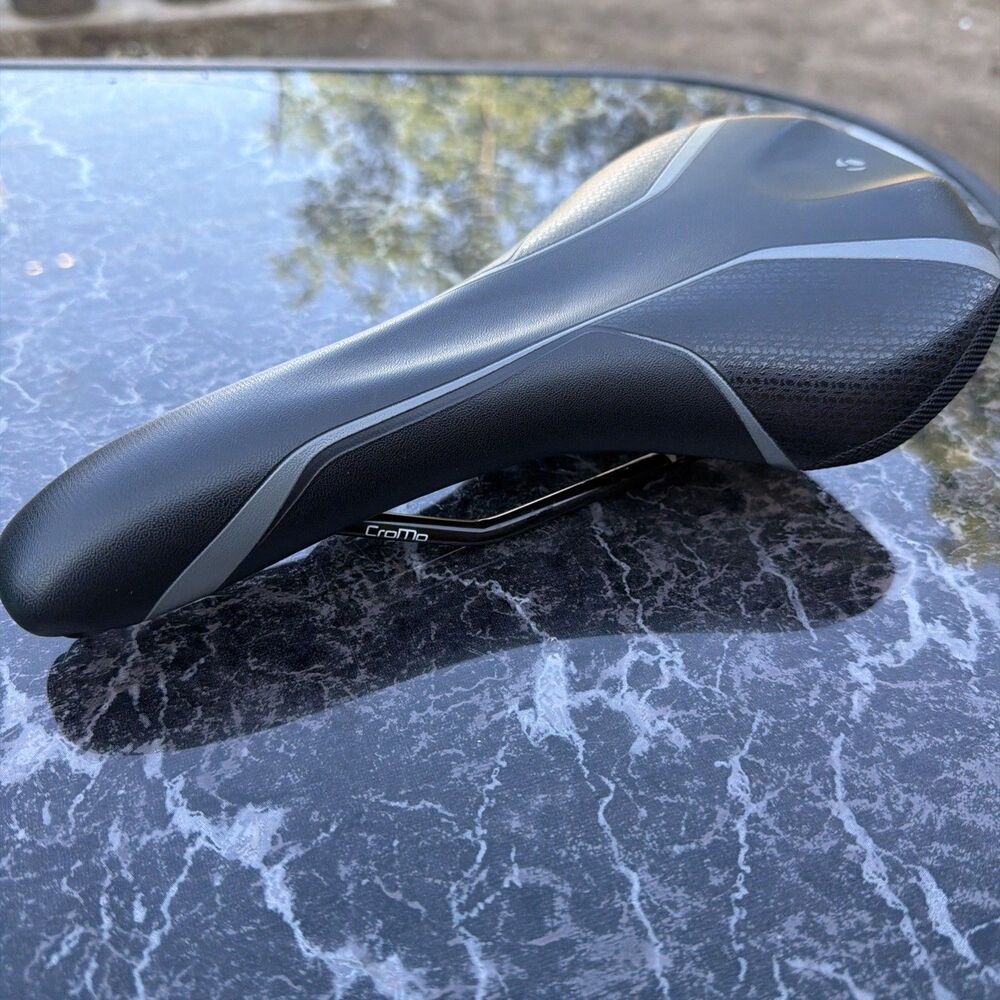 Bontrager Evoke 2 Cromo Cycling Saddle Titanium Rails Black Gray Seat Racing